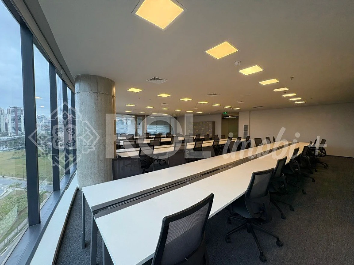 Escritorio/sala em Parque Industrial Tomas Edson, São Paulo