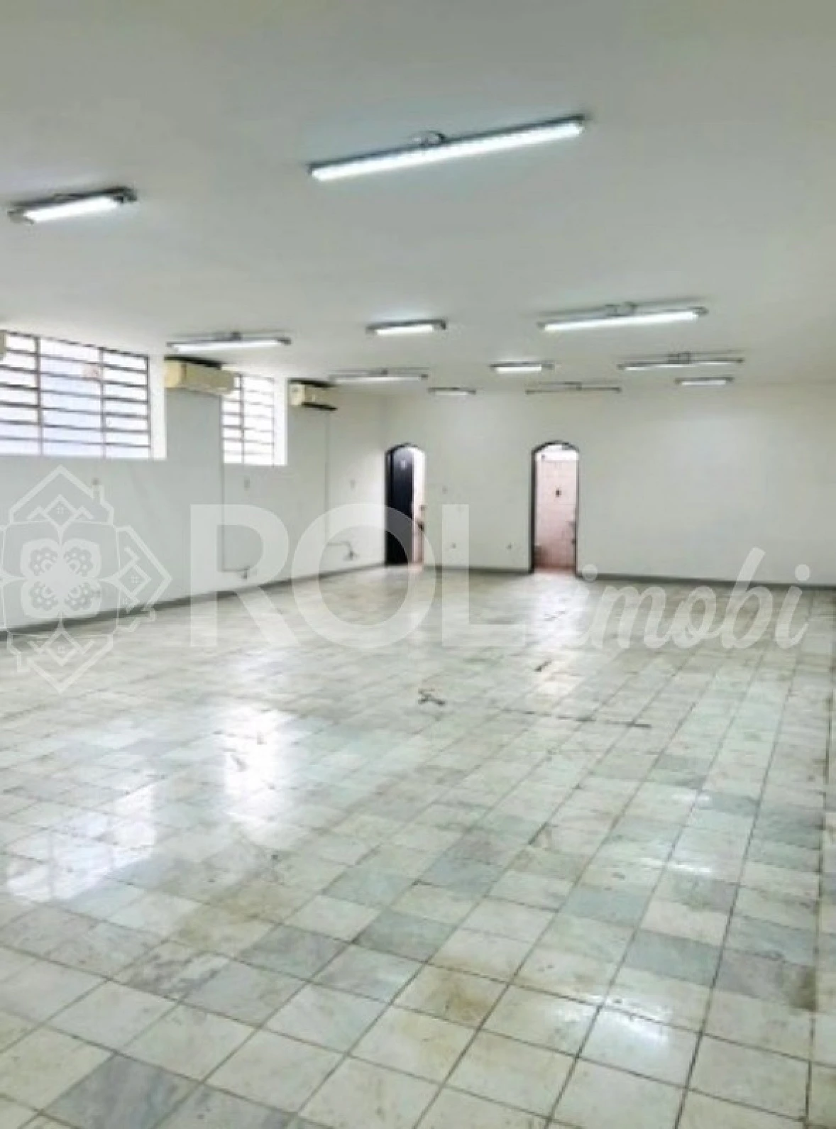 Sobreloja Comercial 80m² | Vão Livre | 2 Banheiros | 1 Vaga | Pompéia - Foto 9