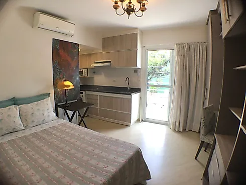 Kit Net Mobiliada com Varanda em Vila Pompeia - Kitnet em Vila Pompéia, São Paulo - Foto 1