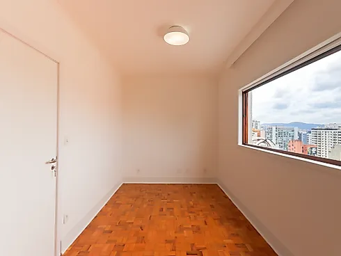 Apartamento Amplo, Reformado no Bairro Santa Cecília - Foto 7