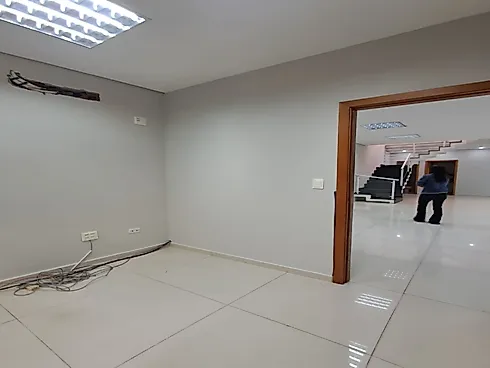 Prédio  Comercial com 288² - Vagas para 03 Carros -  Locação - Foto 3