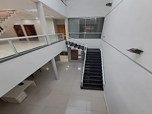 Prédio  Comercial com 288² - Vagas para 03 Carros -  Locação - Foto 34