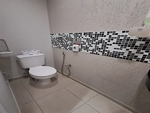 Prédio  Comercial com 288² - Vagas para 03 Carros -  Locação - Foto 35