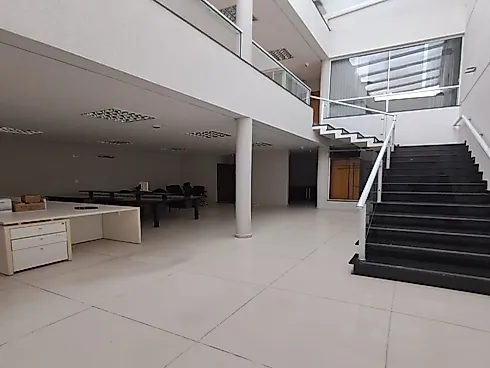 Prédio  Comercial com 288² - Vagas para 03 Carros -  Locação - Foto 40