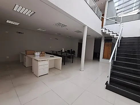 Prédio  Comercial com 288² - Vagas para 03 Carros -  Locação - Foto 42