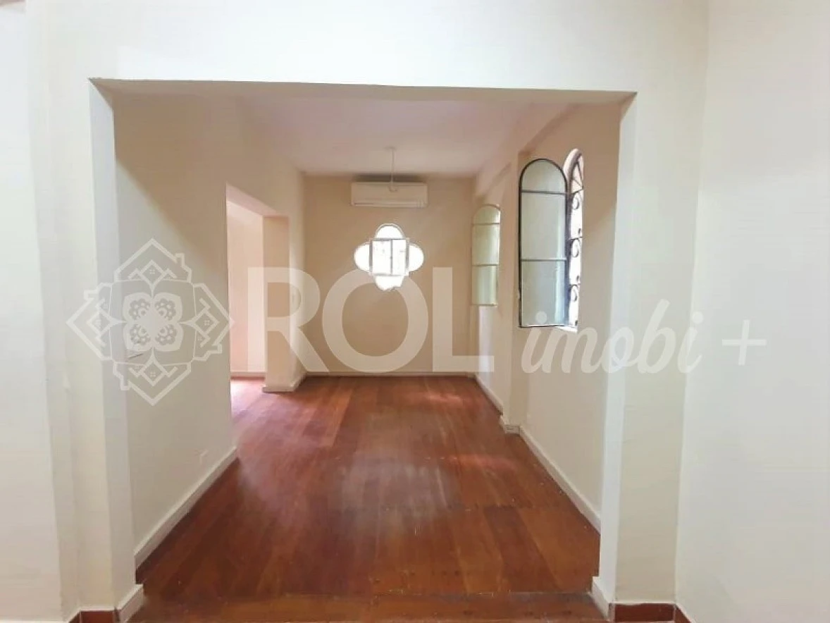 Ampla Casa Comercial em Higienopolis com 75m² - Locação - Foto 15