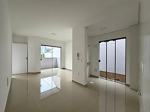 Apartamento 2 Dormitórios, sendo 1 Suíte - Apartamento em Aririú, Palhoça - Foto 2