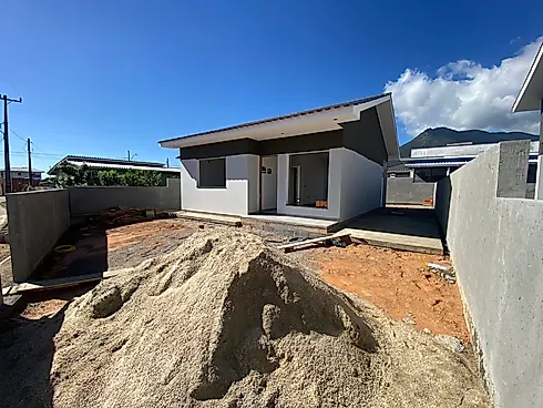 Casa 2 Dormitórios, sendo 1 Suíte - Casa em Guarda do Cubatão, Palhoça - Foto 1