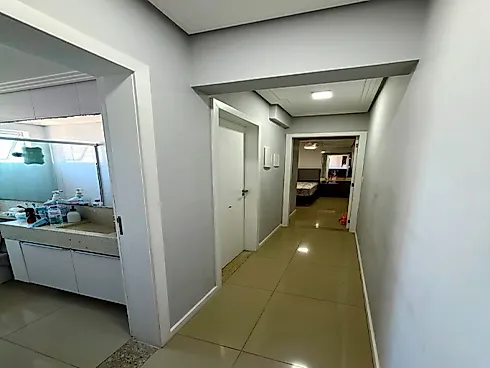 Apartamento 2 Dormitórios, sendo 1 Suíte - Foto 17