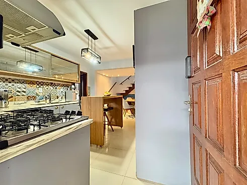 Casa 4 Dormitórios, sendo 1 Suíte e 1 Suíte Master - Foto 6