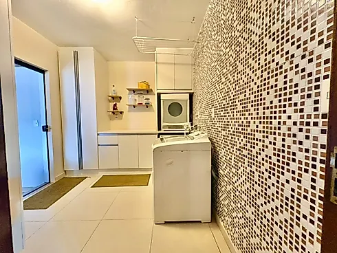 Casa 4 Dormitórios, sendo 1 Suíte e 1 Suíte Master - Foto 8