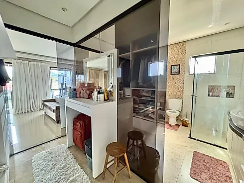 Casa 4 Dormitórios, sendo 1 Suíte e 1 Suíte Master - Foto 31