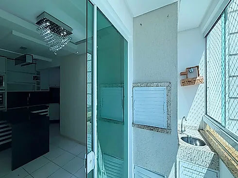 Apartamento 2 Dormitórios, sendo 1 Suíte com Closet - Foto 7