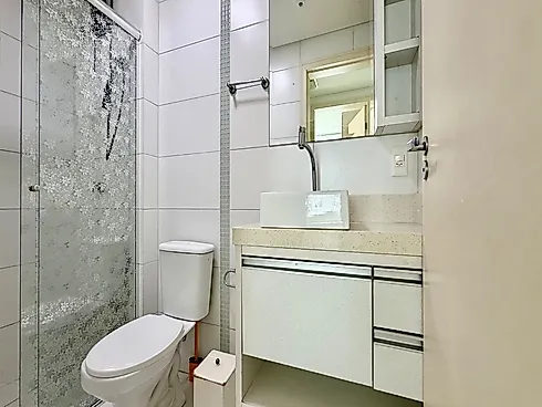 Apartamento 2 Dormitórios, sendo 1 Suíte com Closet - Foto 10