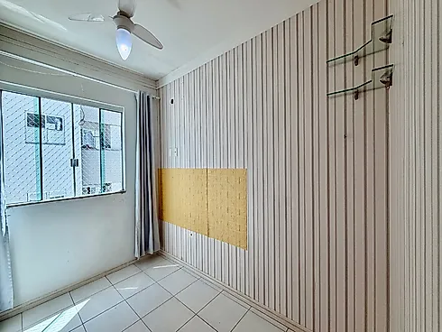 Apartamento 2 Dormitórios, sendo 1 Suíte com Closet - Foto 9