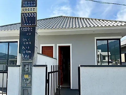 Casa Geminada 2 Dormitórios, sendo 1 Suíte
