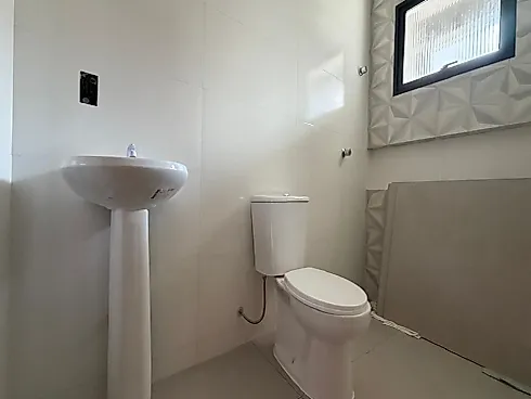 Casa Geminada 2 Dormitórios, sendo 1 Suíte - Foto 8