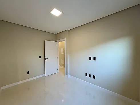 Casa 3 Dormitórios, sendo 1 Suíte - Foto 12