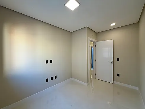 Casa 3 Dormitórios, sendo 1 Suíte - Foto 9