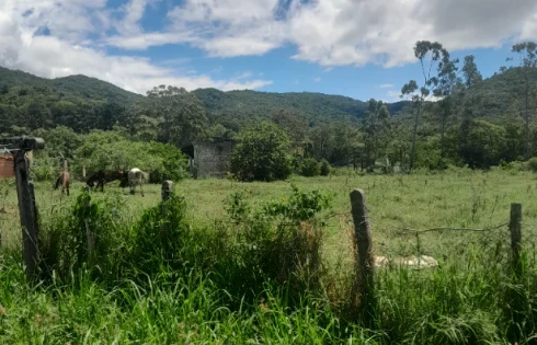 Sítio com 3 quartos em Ratones, Florianópolis