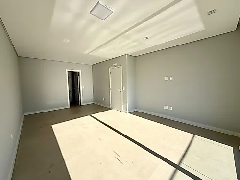 Casa 3 Dormitórios, sendo 1 Suíte, Fundo Lago - Foto 22