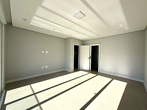 Casa 3 Dormitórios, sendo 1 Suíte, Fundo Lago - Foto 19