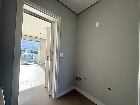 Casa 3 Dormitórios, sendo 1 Suíte, Fundo Lago - Foto 15