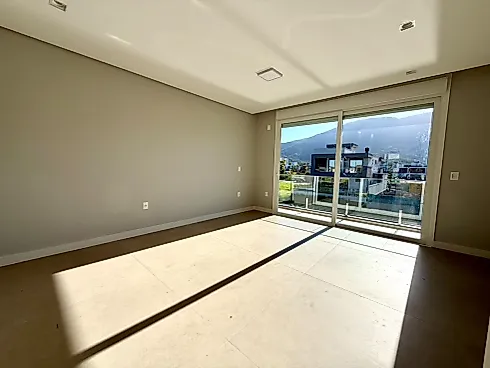 Casa 3 Dormitórios, sendo 1 Suíte, Fundo Lago - Foto 17