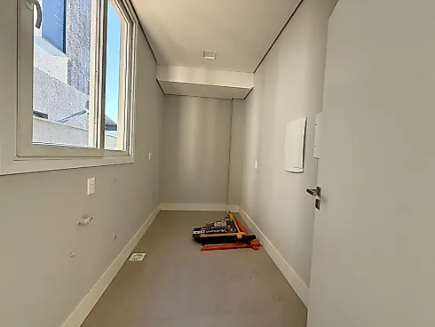 Casa 3 Dormitórios, sendo 1 Suíte, Fundo Lago - Foto 8