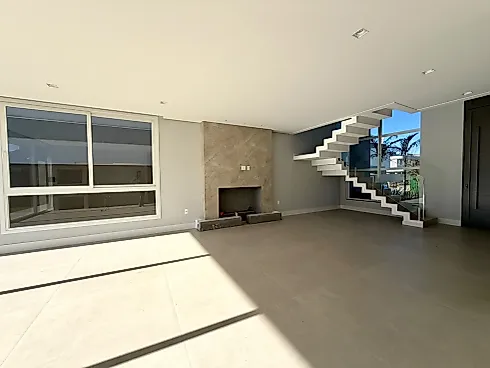 Casa 3 Dormitórios, sendo 1 Suíte, Fundo Lago - Foto 6