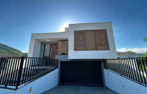 Casa com 3 quartos em Centro, Águas Mornas