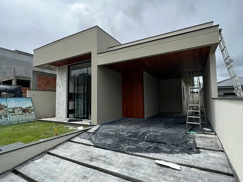 Casa 3 Dormitórios, sendo 1 Suíte Master com Closet