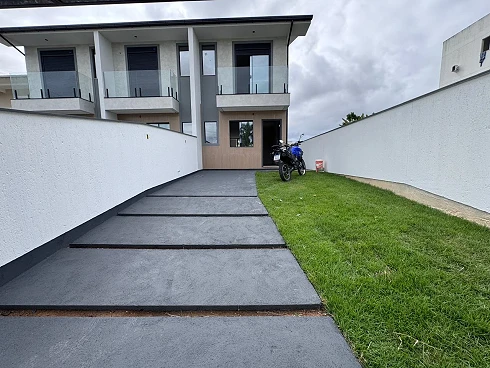 Sobrado geminado em Aririú, Palhoça