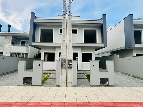 Sobrado 3 Dormitórios, sendo 1 Suíte