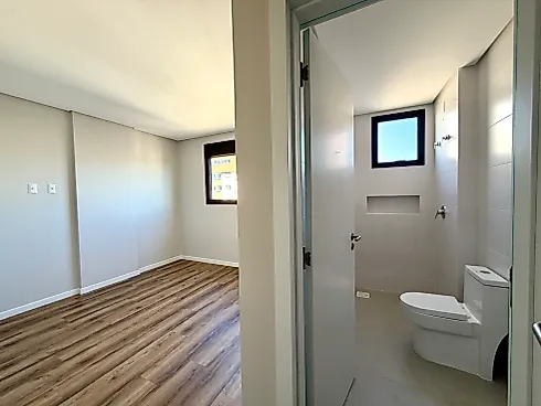 Apartamento 2 Dormitórios, sendo 1 Suíte - Foto 18