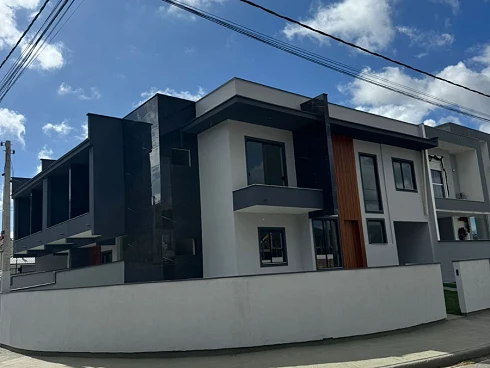 Sobrado Geminado com 3 quartos em Sertão do Maruim, São José