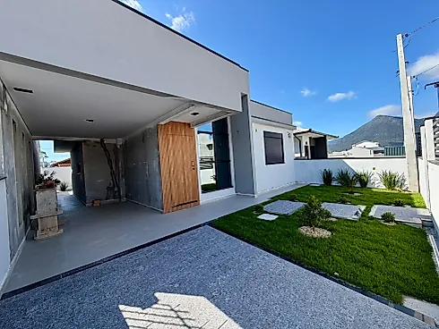 Casa 3 Dormitórios, sendo 1 Suíte