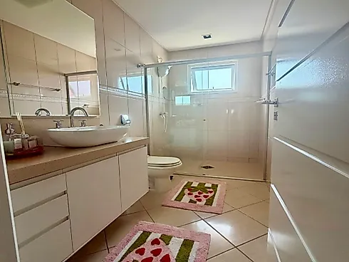 Casa 2 Dormitórios, sendo 1 Suíte com Closet - Foto 17