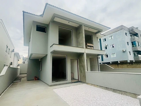 Sobrado geminado em Nova Palhoça, Palhoça