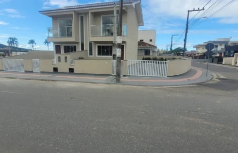 Sobrado Geminado com 2 quartos em Bela Vista, Palhoça