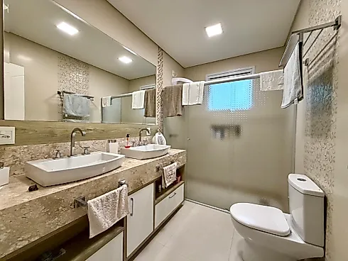 Casa 3 Dormitórios, sendo 3 Suítes - Foto 14