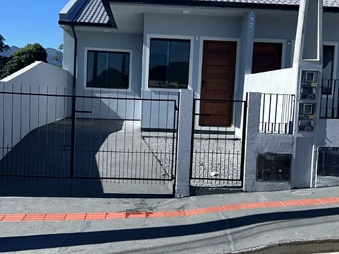 Casa Geminada 2 Dormitórios