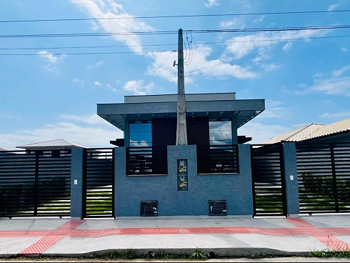 Casa Geminada 3 Dormitórios, sendo 1 Suíte