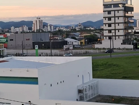 Apartamento 2 Dormitórios, sendo 1 Suíte - Foto 13