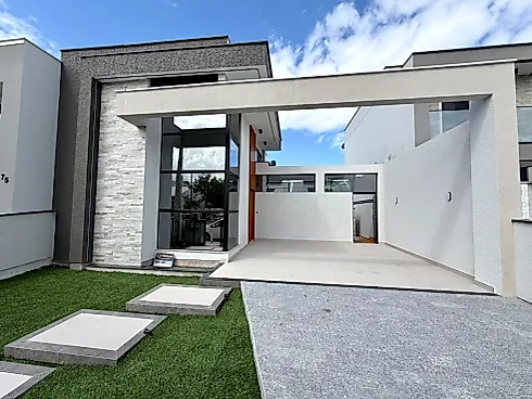 Casa 3 Dormitórios, sendo 1 Suíte