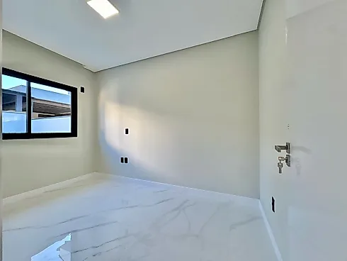 Casa 3 Dormitórios, sendo 1 Suíte - Foto 6