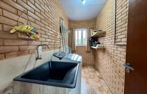 Casa 3 Dormitórios, sendo 1 Suíte - Foto 13