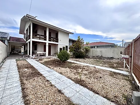 Casa 3 Dormitórios