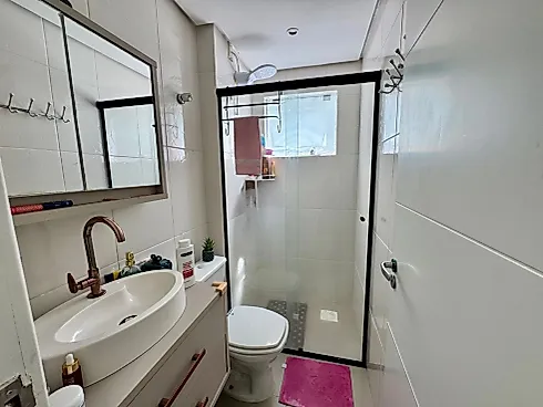 Apartamento 2 Dormitórios, sendo 1 Suíte - Foto 9