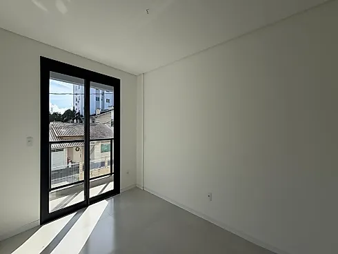 Apartamento 2 Dormitórios, sendo 1 Suíte - Foto 9